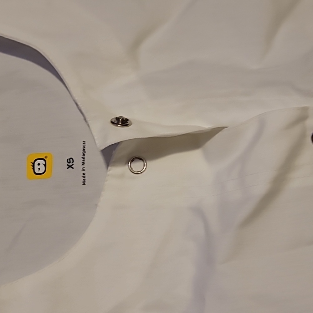 WonderWink White Snap-Front Scrub Top NWT - Picture 2 of 6